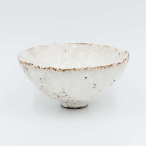 Snow in the mountains kleine Schüssel 14,5*7 cm, in Weiß mit kleinen braunen Flecken